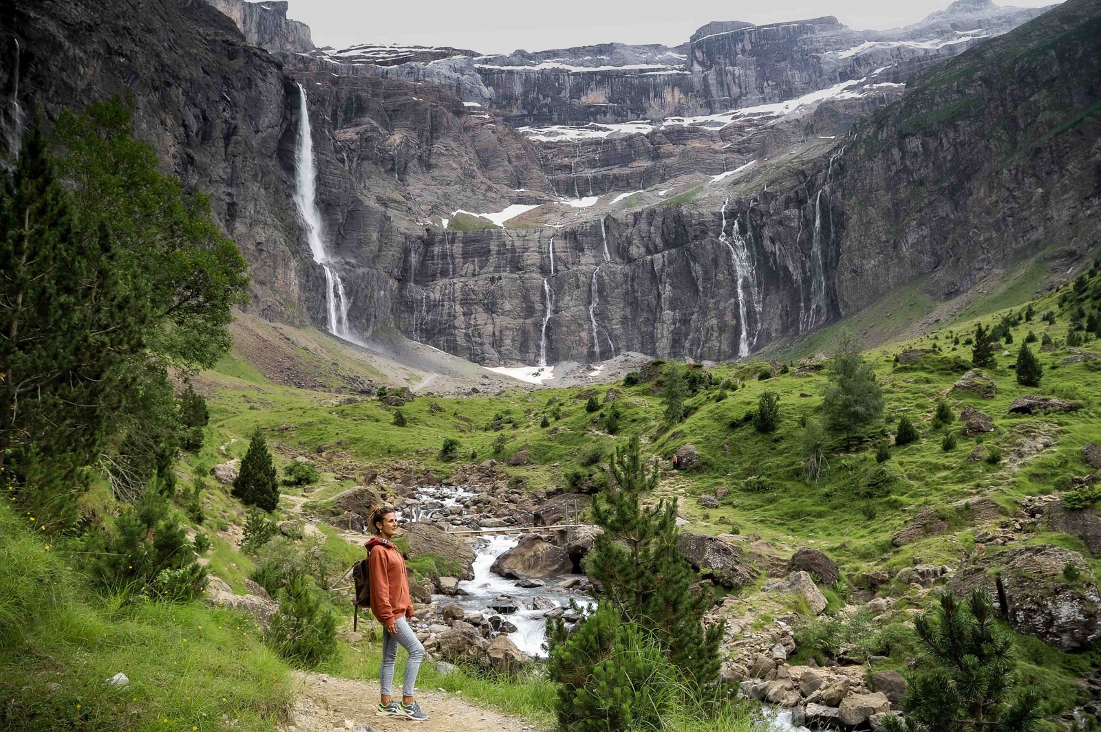 Randonnée dans les Pyrénées, cirque et cascades