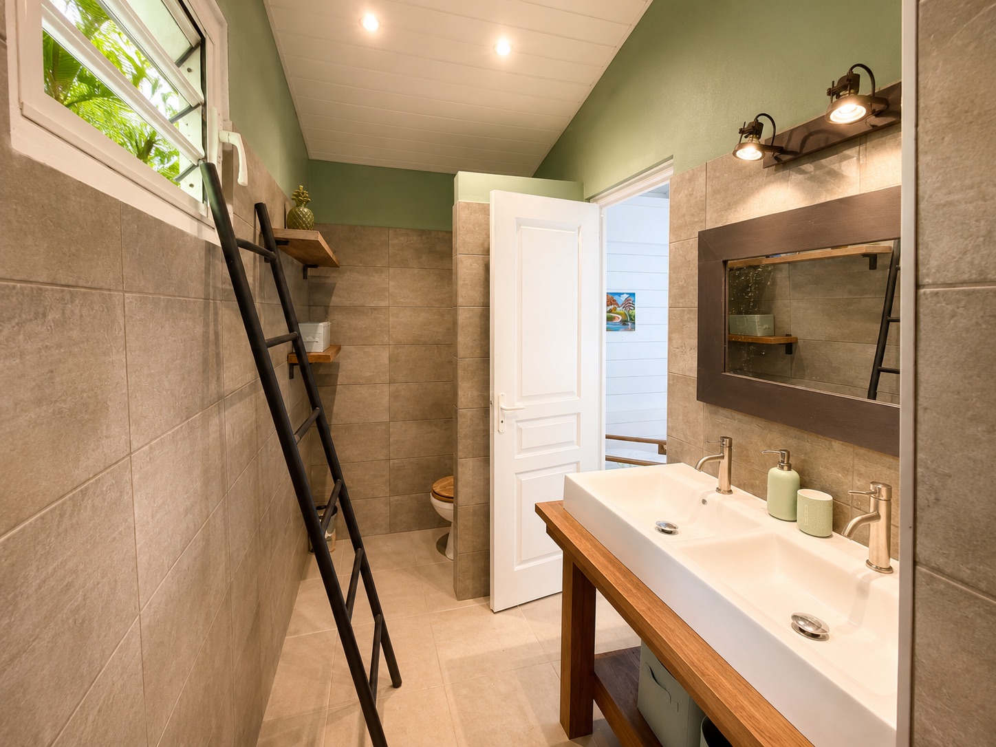 Salle de bain principale, douche à l'italienne
