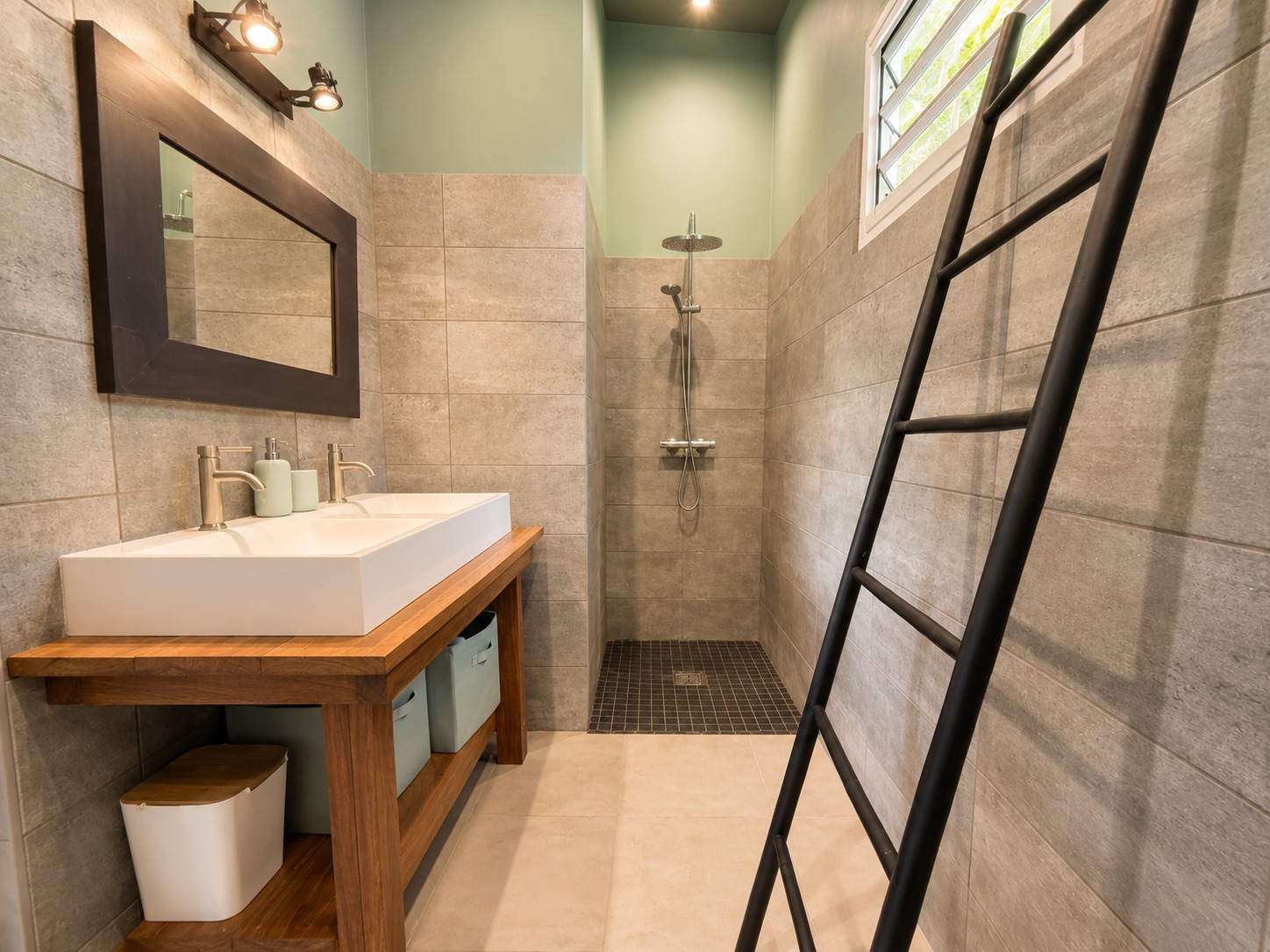 Détail de la salle de bain principale